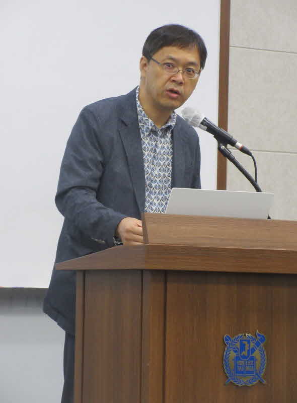 09 Gratulation von Kwak Hyo Hwan, Direktor des Literature Translation Institute of Korea.jpg